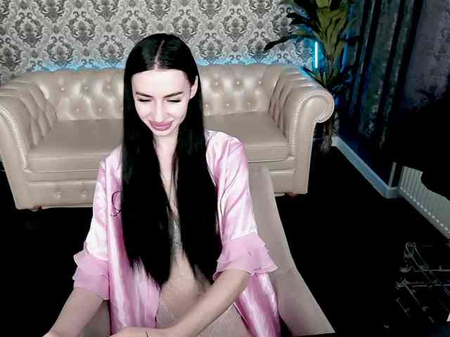 SnowWhiteee webcam