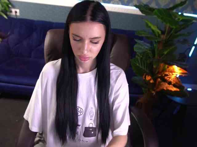 chatting SnowWhiteee