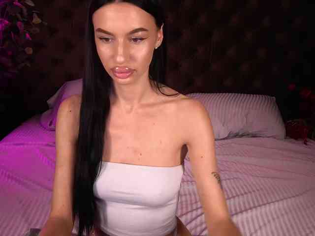 SnowWhiteee webcam