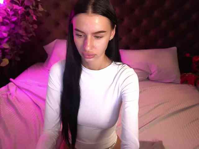SnowWhiteee webcam
