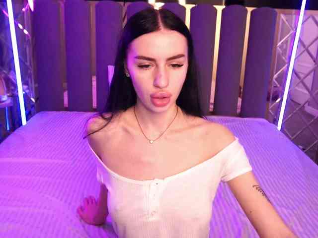 SnowWhiteee SnowWhiteee