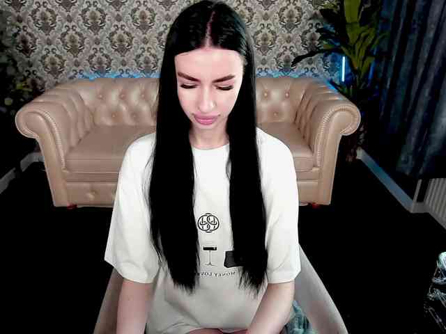 SnowWhiteee webcam