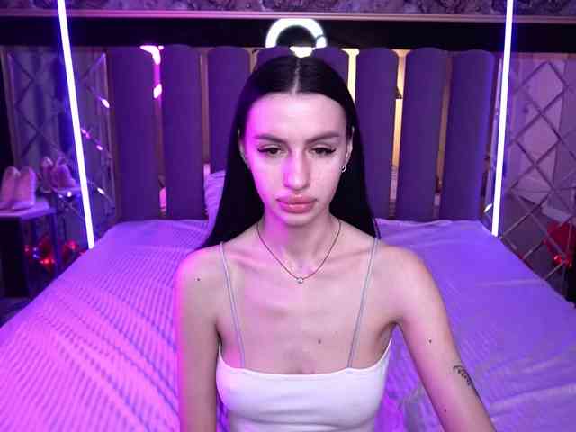 SnowWhiteee Live Webcam on BongaCams