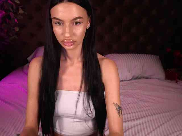 SnowWhiteee webcam