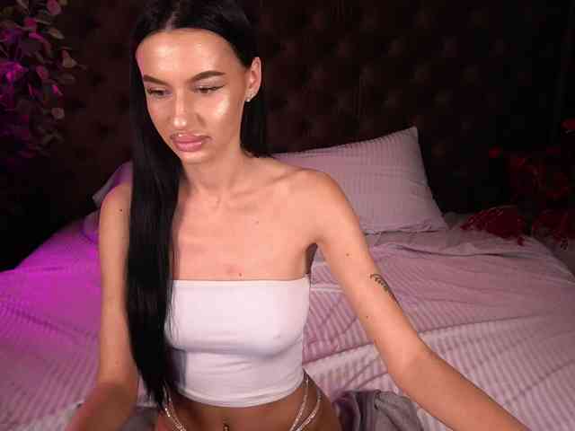 SnowWhiteee webcam