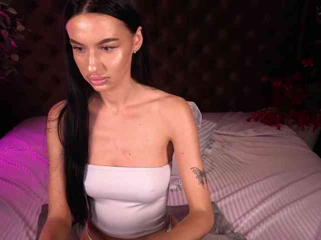 SnowWhiteee webcam