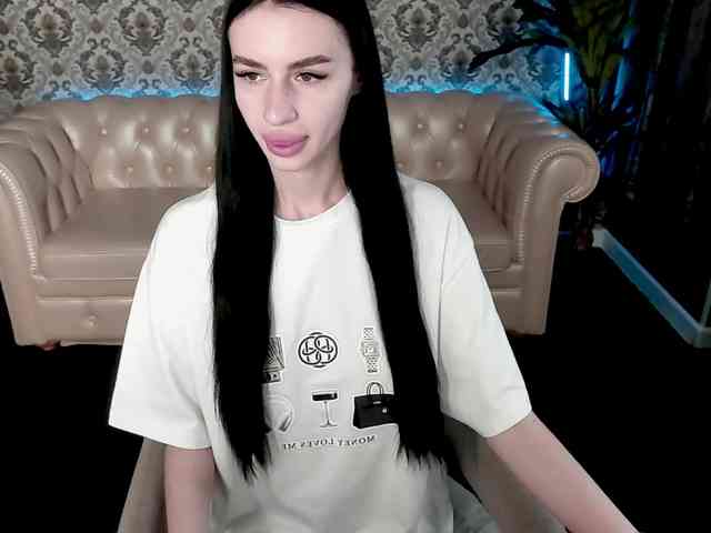 SnowWhiteee webcam
