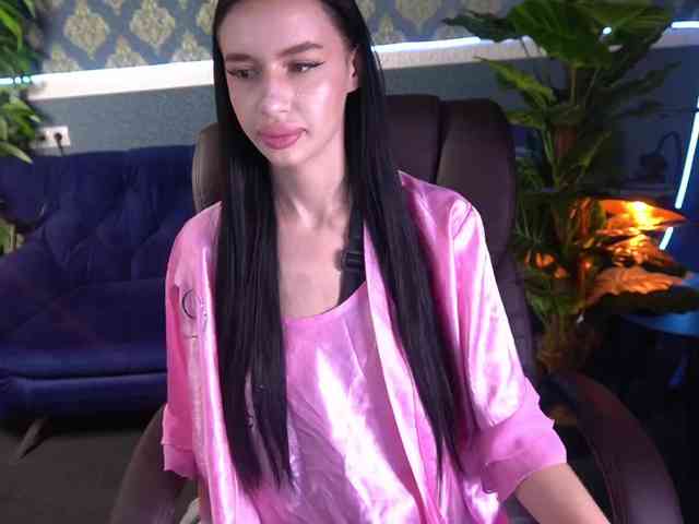 SnowWhiteee webcam