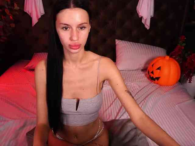 SnowWhiteee webcam