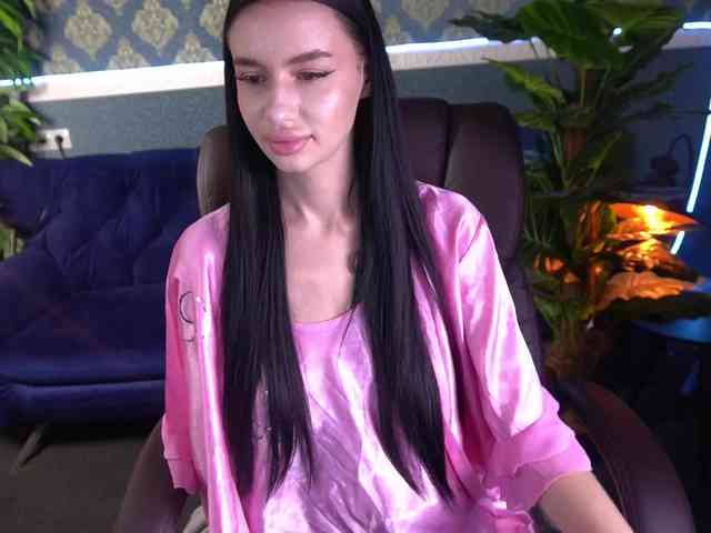 SnowWhiteee webcam