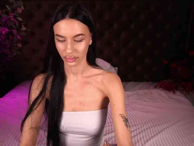 SnowWhiteee webcam