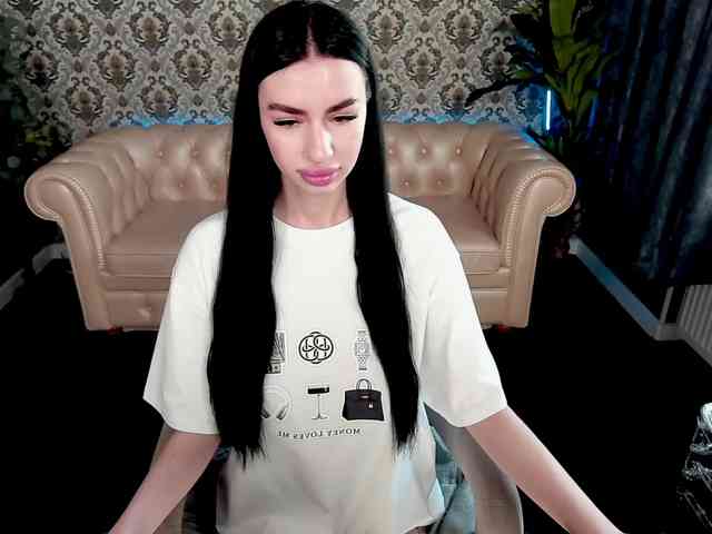 SnowWhiteee webcam