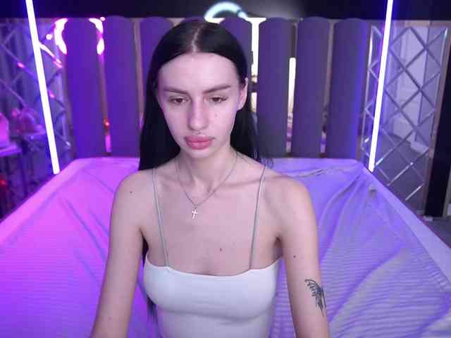 SnowWhiteee SnowWhiteee