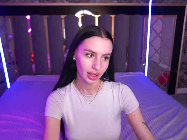 SnowWhiteee SnowWhiteee