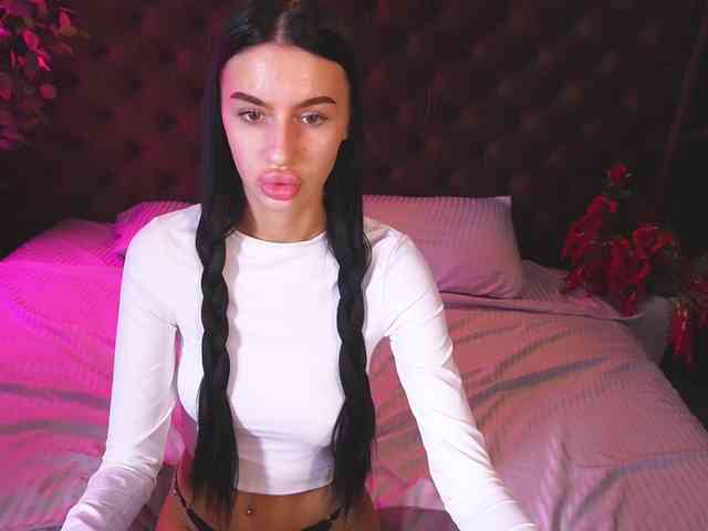 SnowWhiteee webcam