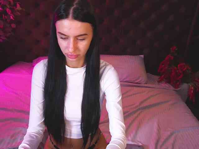 SnowWhiteee webcam