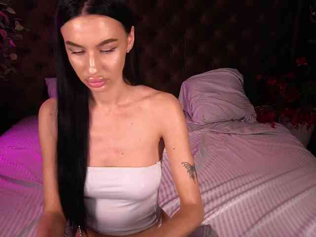 SnowWhiteee webcam