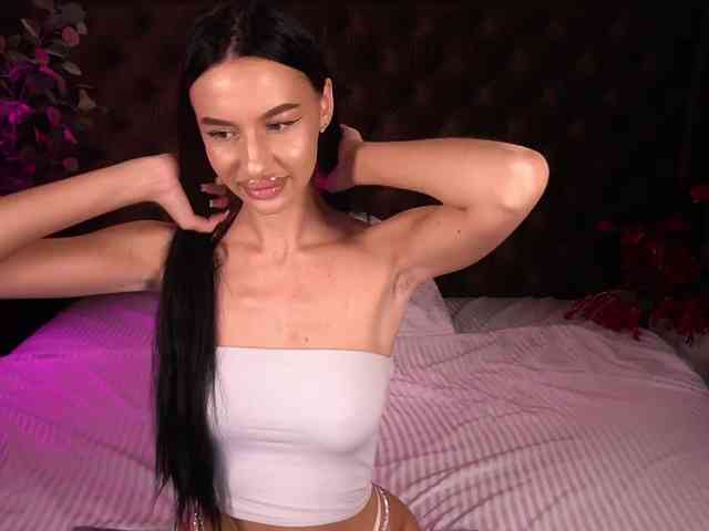SnowWhiteee webcam