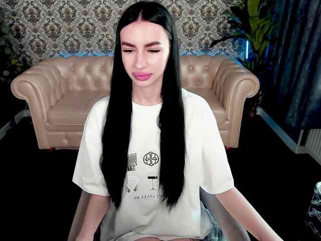 SnowWhiteee webcam
