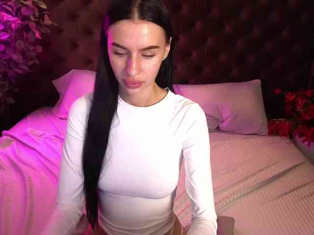 SnowWhiteee webcam