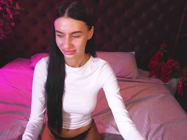 SnowWhiteee webcam