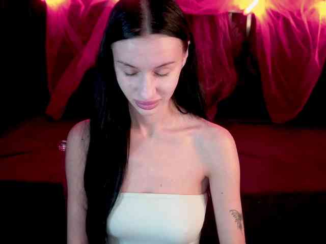 SnowWhiteee SnowWhiteee