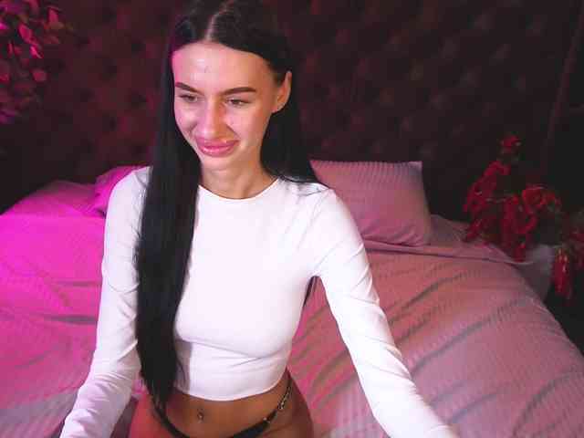 SnowWhiteee webcam