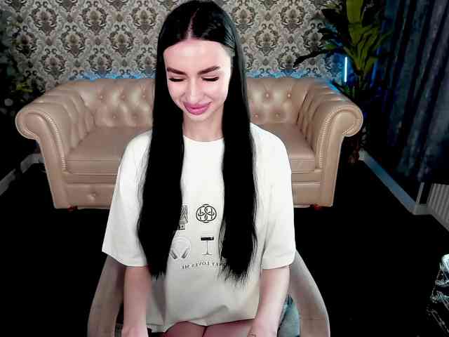 SnowWhiteee webcam