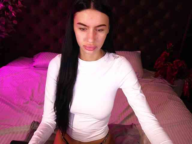 SnowWhiteee webcam