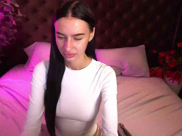 SnowWhiteee webcam