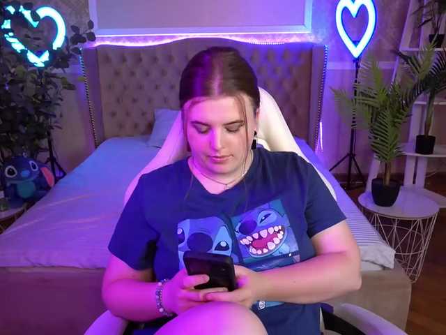  KristiMoons chat room