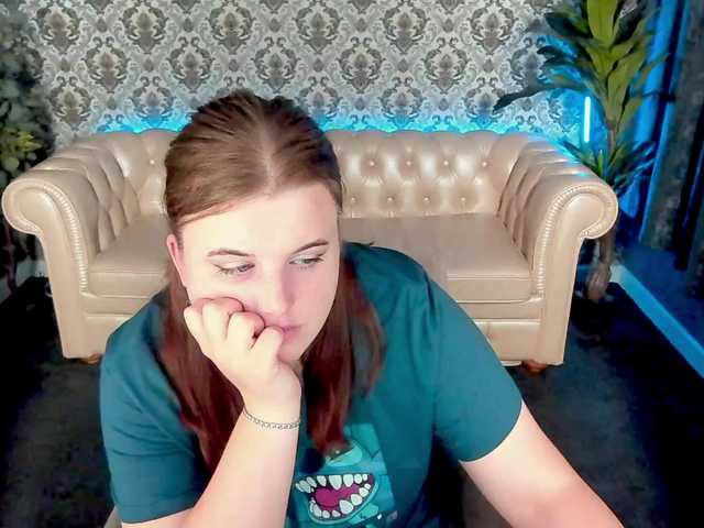  KristiMoons chat room