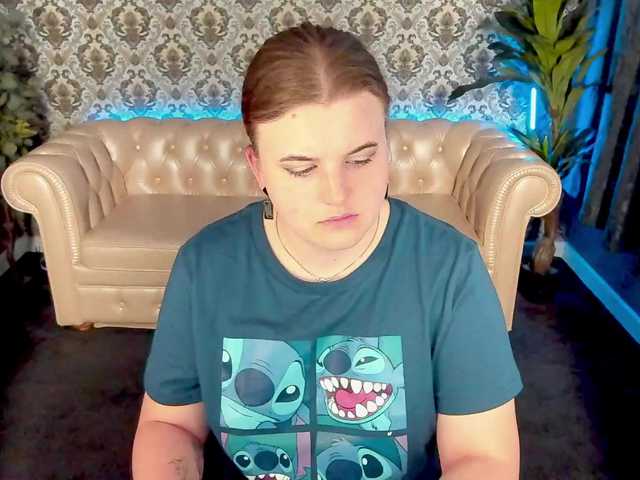  KristiMoons chat room