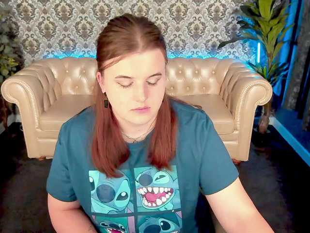  KristiMoons chat room