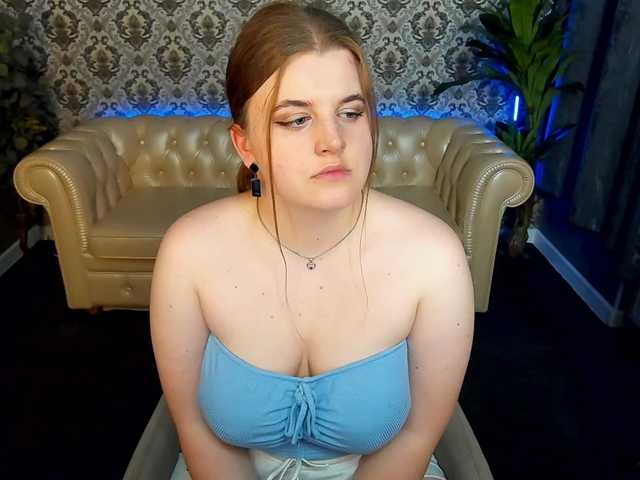  KristiMoons chat room