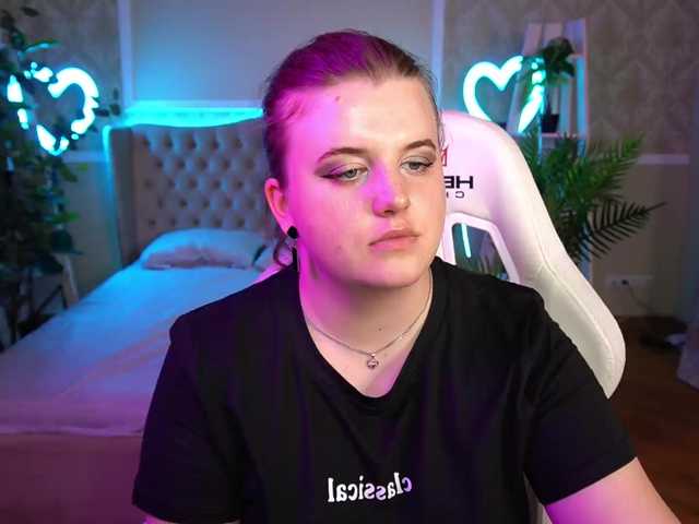  KristiMoons chat room