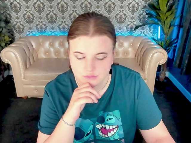  KristiMoons chat room