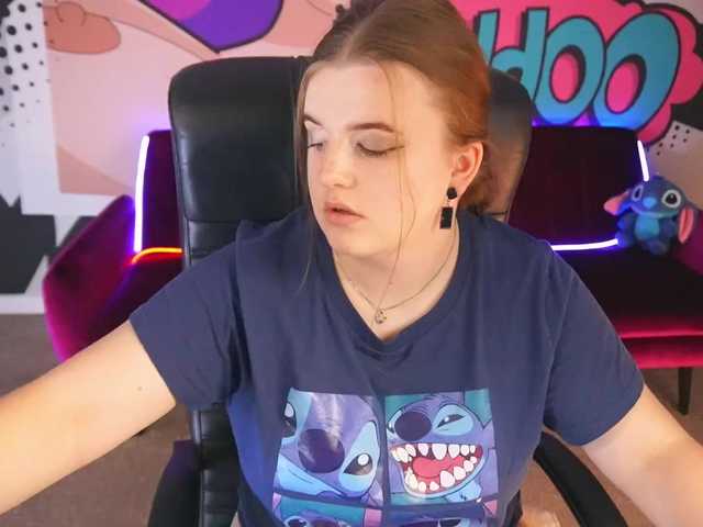  KristiMoons chat room