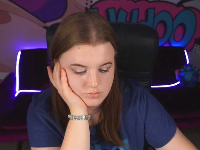  KristiMoons chat room