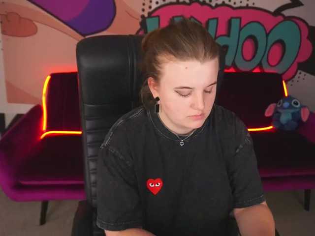  KristiMoons chat room