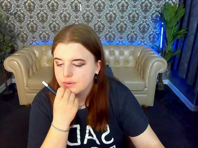  KristiMoons chat room