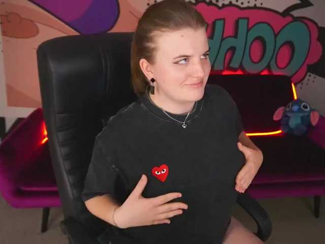  KristiMoons chat room