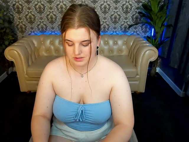  KristiMoons chat room
