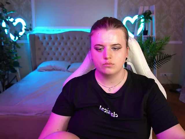  KristiMoons chat room