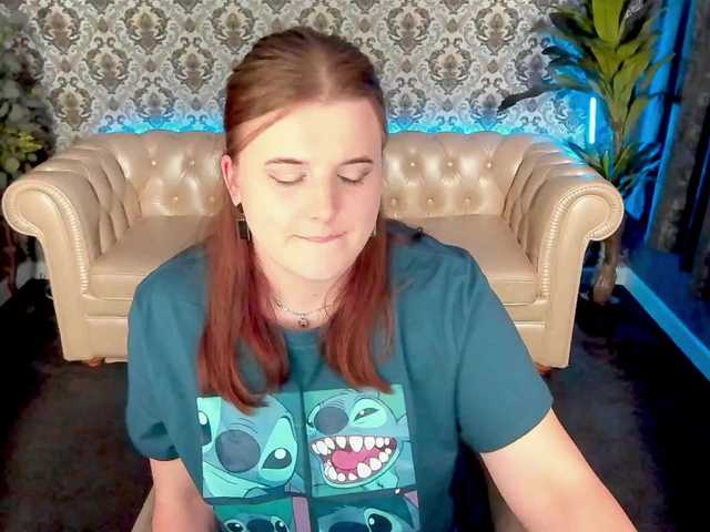  KristiMoons chat room