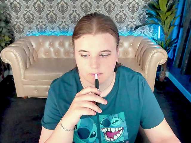  KristiMoons chat room