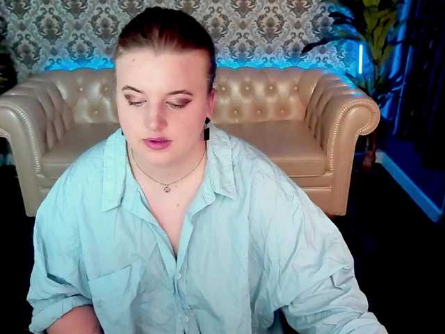  KristiMoons chat room