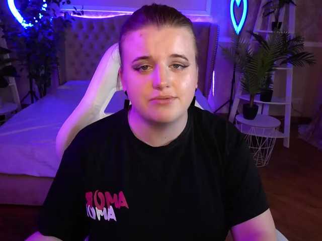  KristiMoons chat room
