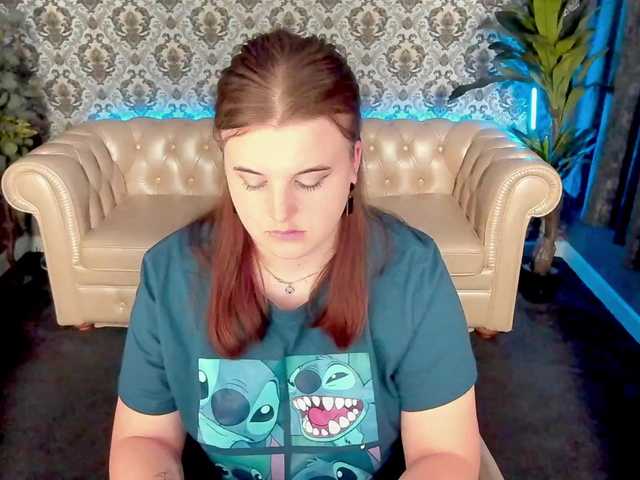  KristiMoons chat room