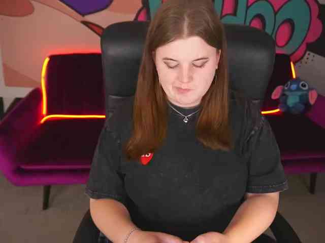 strip chat live KristiMoons